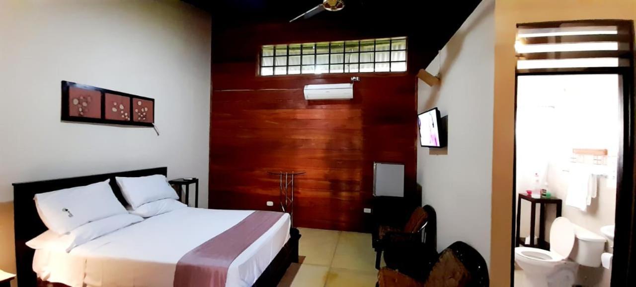 Hotel Amazon Bed And Breakfast Leticia Exterior photo
