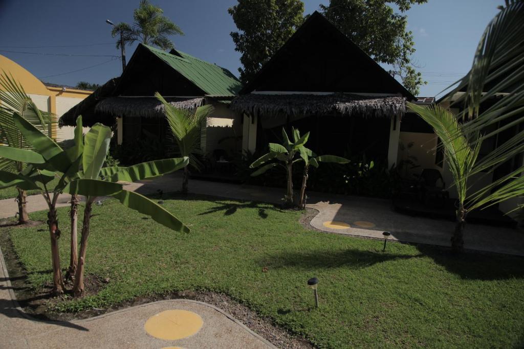 Hotel Amazon Bed And Breakfast Leticia Exterior photo